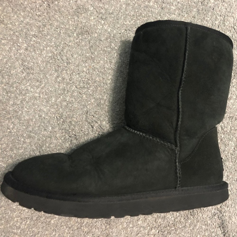 UGG Classic Short  Boot